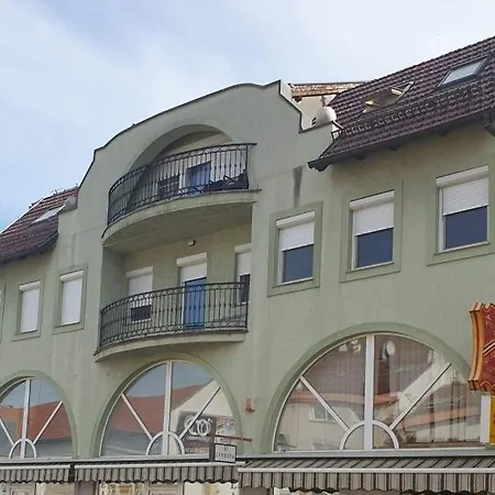 Apartman Andrea Vinkovci Exterior foto
